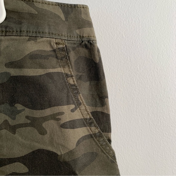 Camouflage Shorts Sanctuary Size XL Green Army Camo Social Standard Roll Hem - Picture 2 of 6